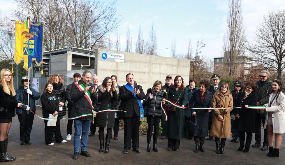 Carpi. Inaugurata la caldaia a idrogeno «Meucci, hai riscritto la storia» 