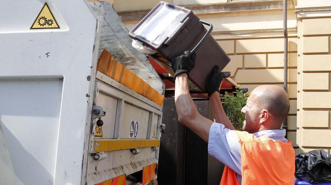 Modena Guida alla raccolta differenziata e al nuovo porta a porta Hera risponde ai dubbi degli utenti 