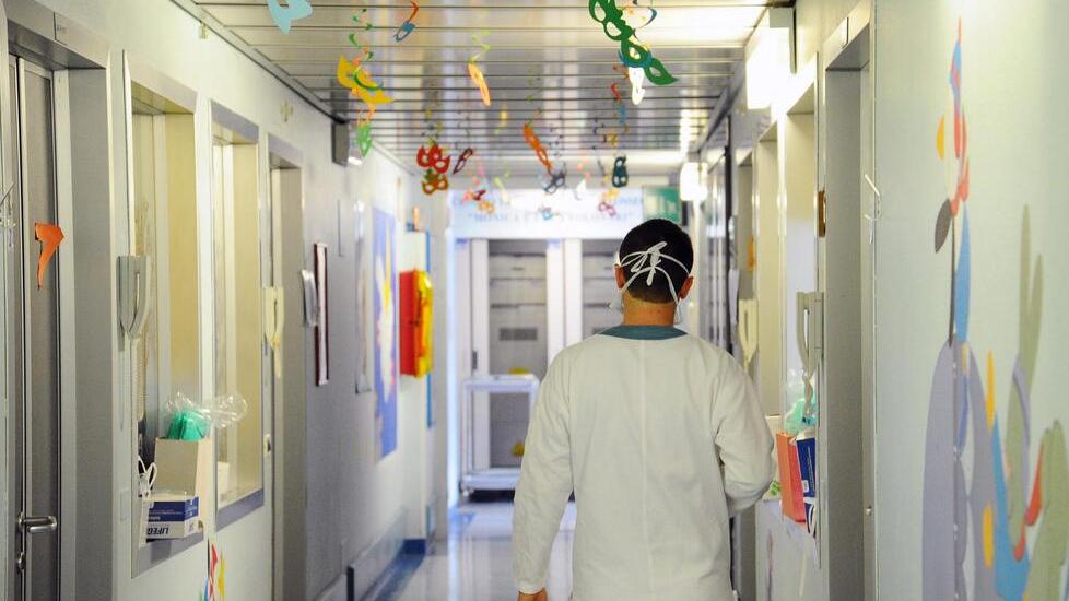 Modena, la carenza di farmaci: «Fascia pediatrica la più colpita E gli sciroppi sono introvabili»