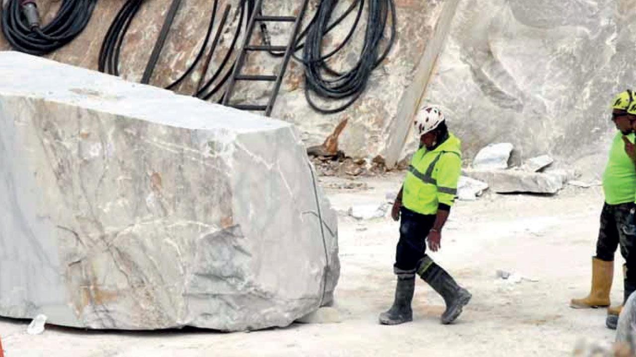 Meno blocchi e molte più terre; così cambia la produzione a Carrara