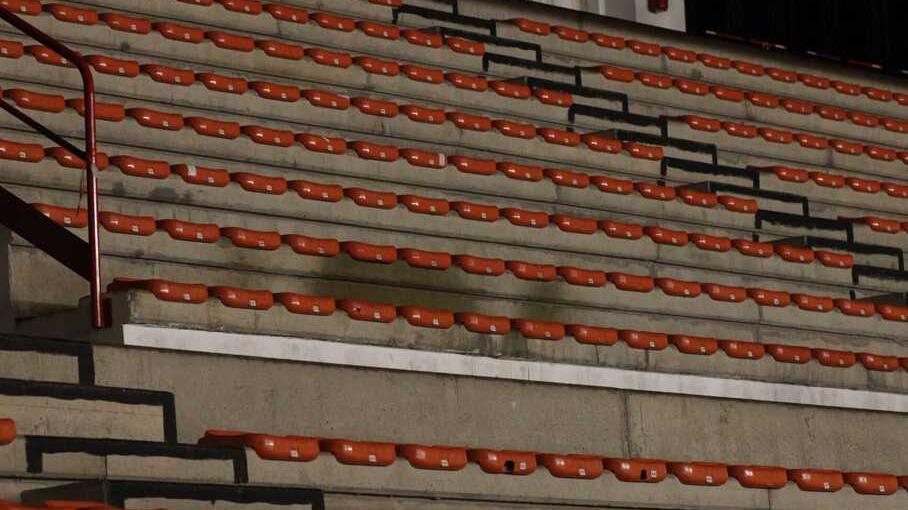 Slittano gli interventi al tetto E (ri)piove dentro al Palagolfo