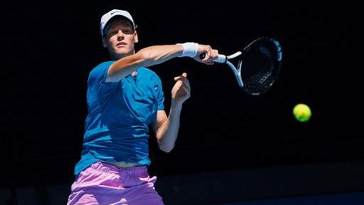 Australian Open: Sinner a caccia di rivincite, con Ttsitsipas cerca il pass per i quarti