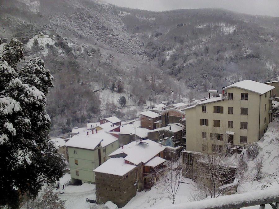 Metà Desulo ancora senza luce, il sindaco: “Non è possibile che una nevicata crei un problema del genere”