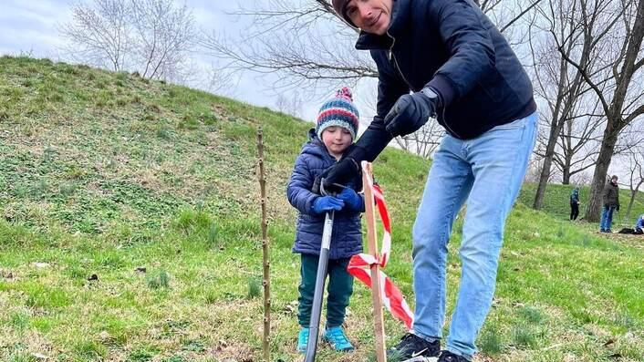 Modena Restyling del verde: piantati quaranta nuovi fusti grazie a “Un albero mi disse” e altre associazioni