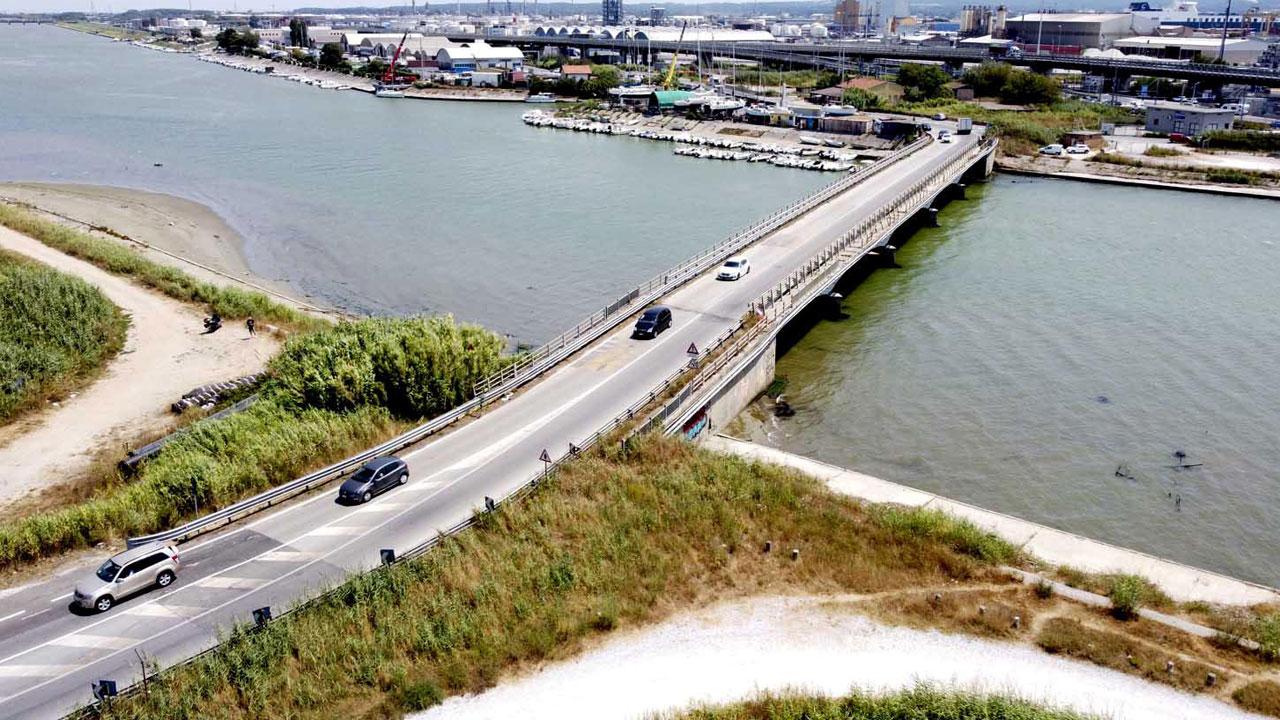 Scolmatore, c’è la firma per il nuovo ponte: «Sbocco a mare diretto per Pisa»