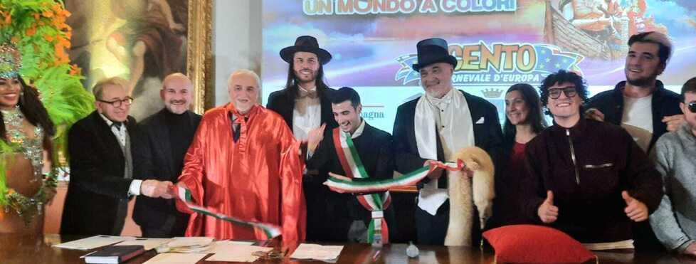 Ecco il Carnevale di Cento, su le maschere. Un grandioso ritorno a pieni giri