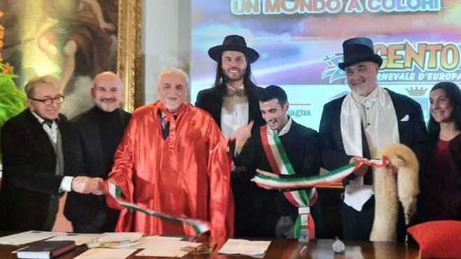Ecco il Carnevale di Cento, su le maschere. Un grandioso ritorno a pieni giri