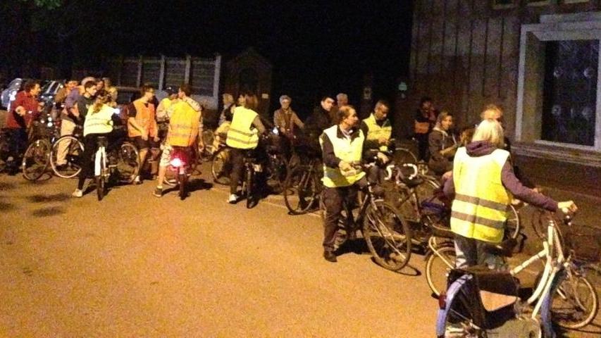 Scambiano le ronde per ladri e chiamano i carabinieri