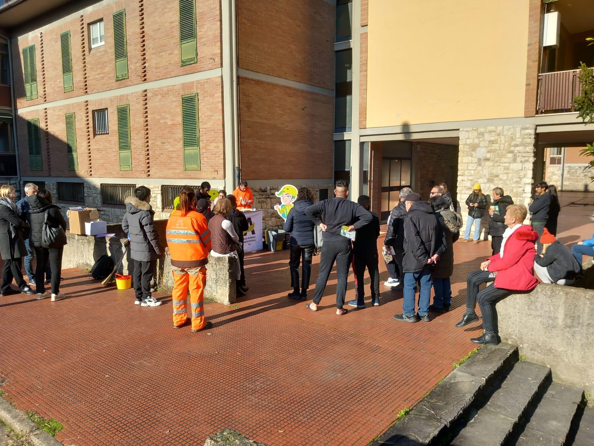 Prato, in città 90 “condomini critici”: «Qui i rifiuti non vengono differenziati»