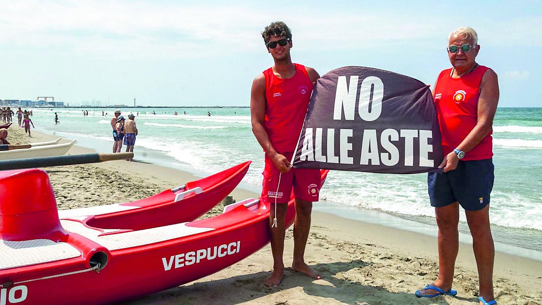 Spiagge, il centrodestra ci prova: «Le aste possono essere rinviate». Le reazioni in Versilia
