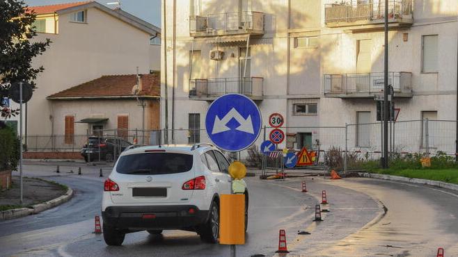 Caos traffico a Grosseto, sos da via Orcagna: doppio senso e rotonda in arrivo