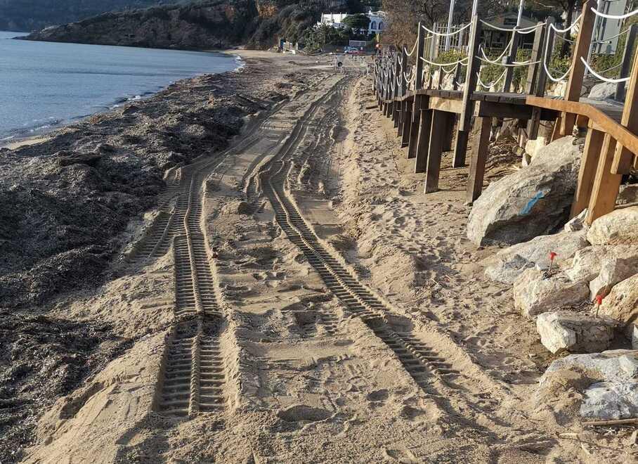 Lido di Capoliveri, smontato un pezzo di pista sulla spiaggia