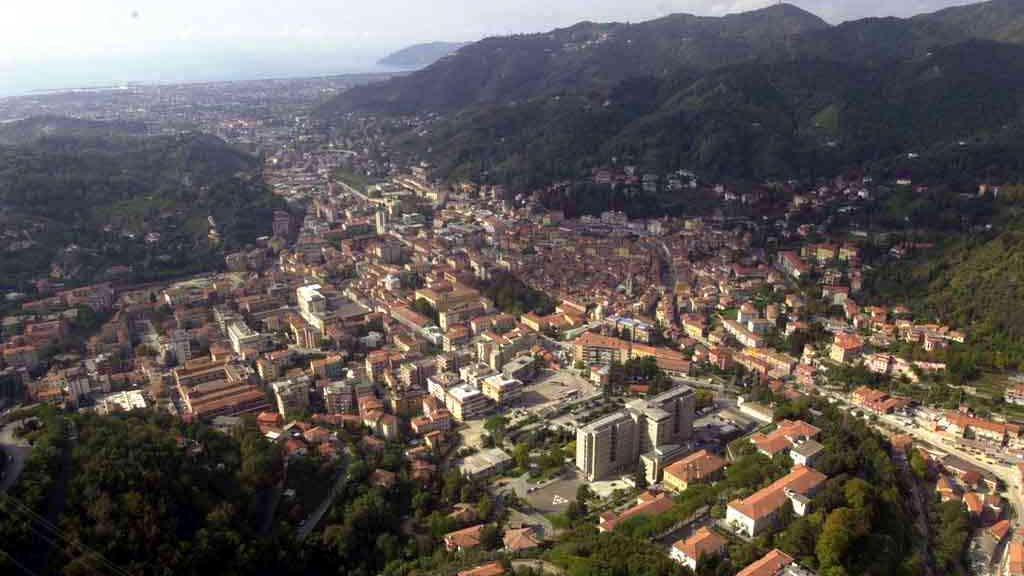 Calo demografico a Carrara, la sindaca: «Investire sull’istruzione»