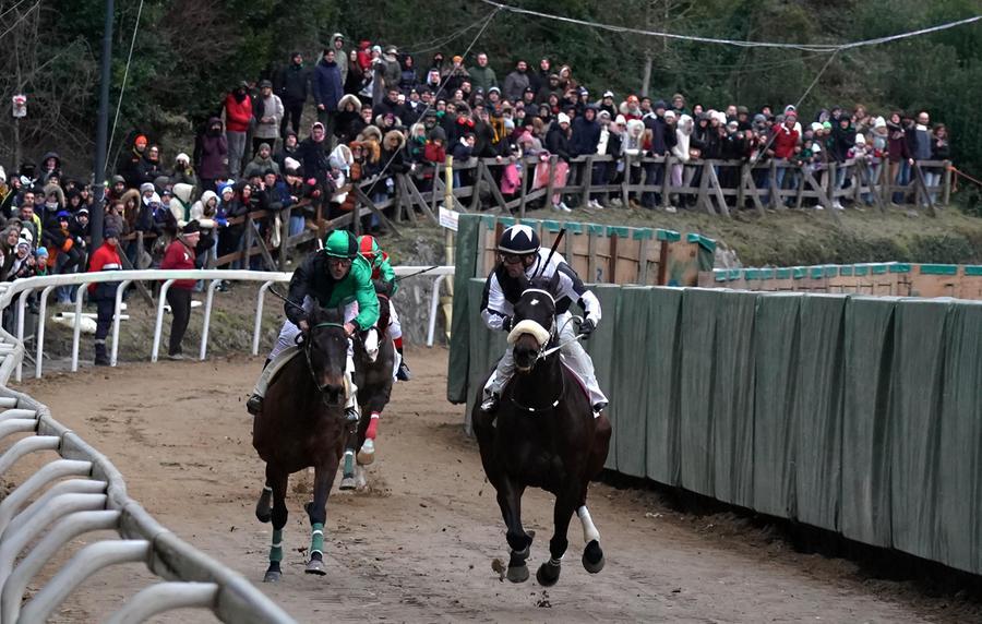 
	La terza batteria del Palio di Buti che si &egrave; corso domenica 22 gennaio (Foto Franco Silvi)


