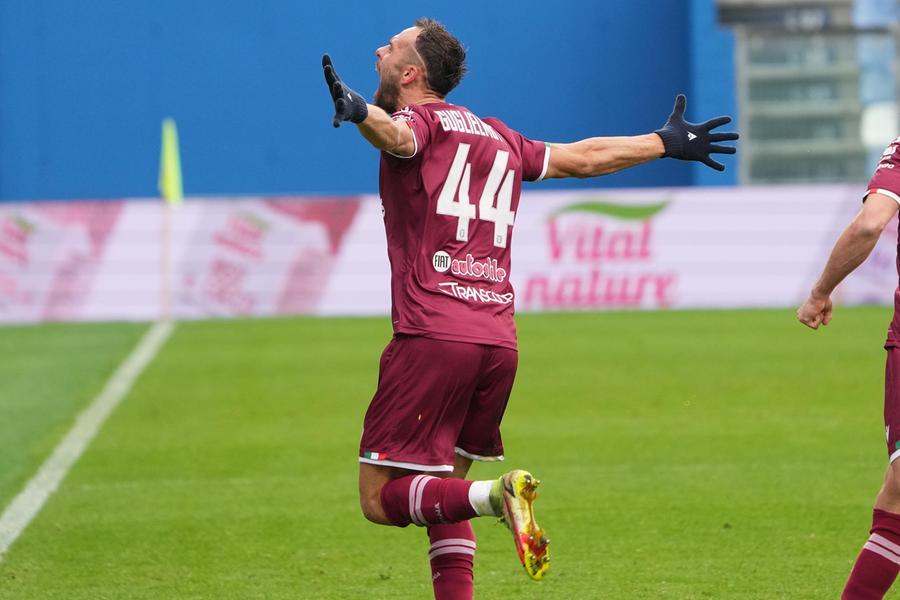 La Reggiana resta al comando, vince 3-2 con Alessandria