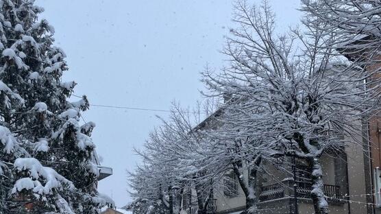 Neve e disagi in tutto l’Appennino modenese E sulla sicurezza dei bus è polemica
