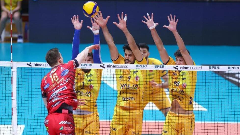 Il sogno di Modena volley dura solo un set, poi Perugia si conferma inarrestabile