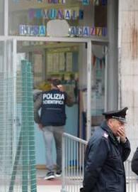 Pisa, la morte di Maria Neve: «Le maestre non potevano sapere del soffocamento della bimba» 