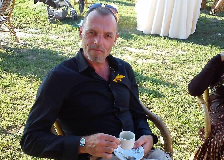 Viareggio, muore geometra di 52 anni. Gli amici: «Non ti dimenticheremo»