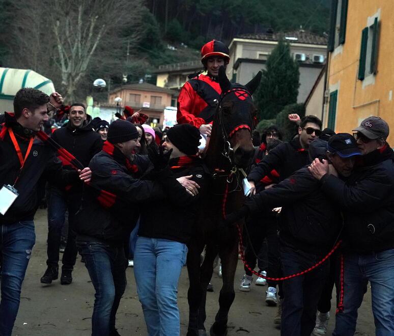 
	Palio di Buti: il momento del successo della Croce a distanza di sei anni dall'ultimo trionfo

