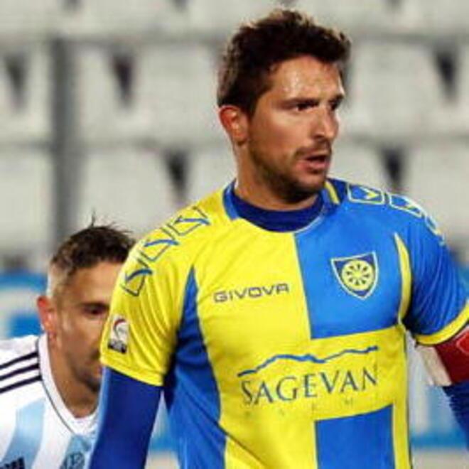 Carrarese, è tracollo: l’Entella passeggia sui fantasmi azzurri 