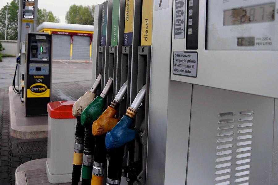 Sciopero dei benzinai, i distributori aperti in Toscana lungo le autostrade