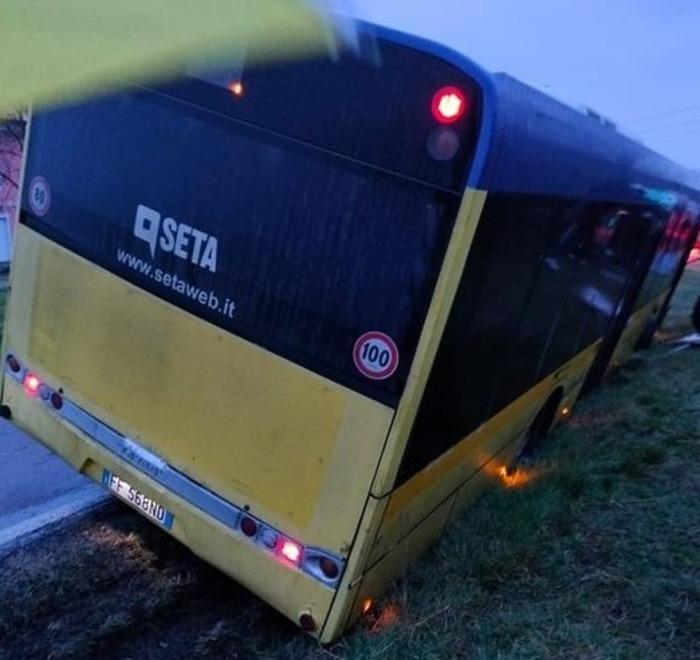 A Modena crolla un’impalcatura E la tangenziale è disastrata