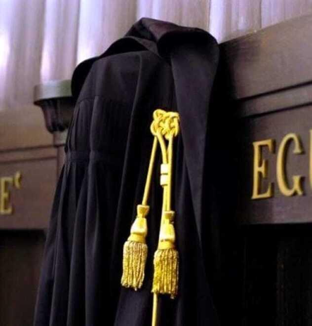 Mirandola. Chiede al fratello l’eredità in anticipo e gli rompe un dito 