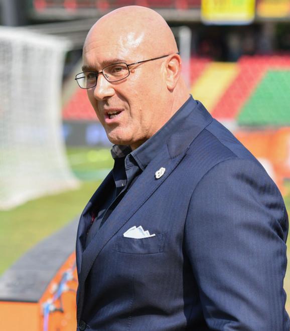 Si va a Terni. Quel «squadra di m...», poi le accuse Modena-Bandecchi, furono scintille 