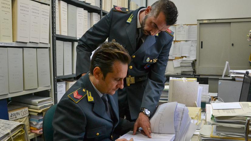 Ferrara, sequestrati i beni dei truffatori