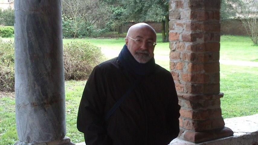 Migliarino, prof investito. Gli studenti: «Non ti dimentichiamo. Grazie per gli insegnamenti»