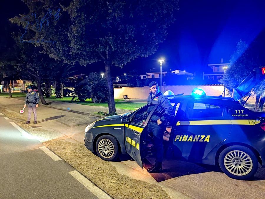 
	Pattuglia della Guardia di Finanza in azione a Oristano

