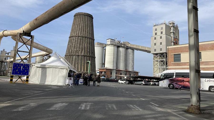 L'area della sodiera nello stabilimento Solvay a Rosignano (foto Michele Falorni/Silvi)