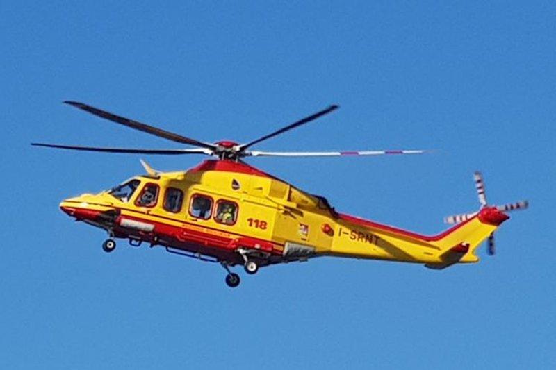 Seravezza, pirata investe un ciclista e scappa: grave uomo di 59 anni