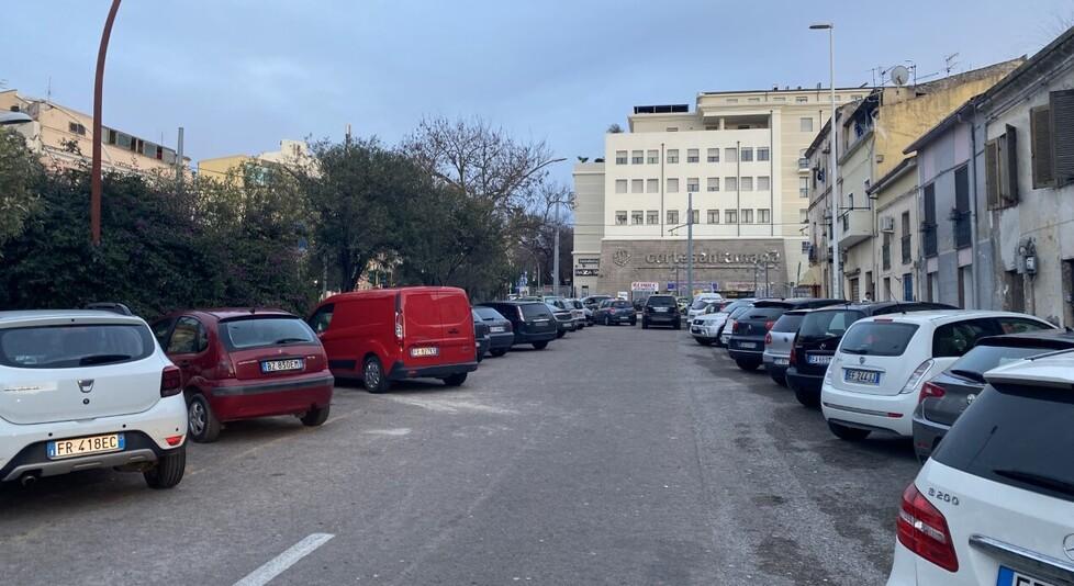 Sassari, sfregia la rivale per strada