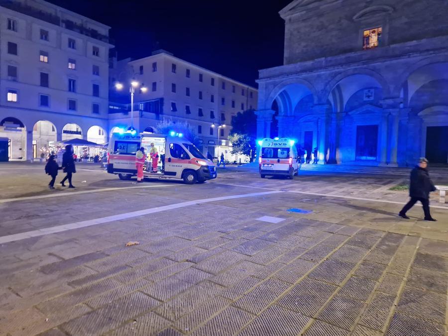 
	Le ambulanze della Svs in piazza Grande per i soccorsi


