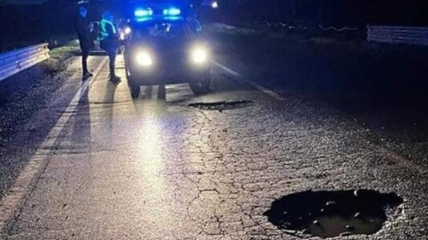 Voragini sulla Pedemontana Strage di gomme e cerchioni tra Savignano e Spilamberto