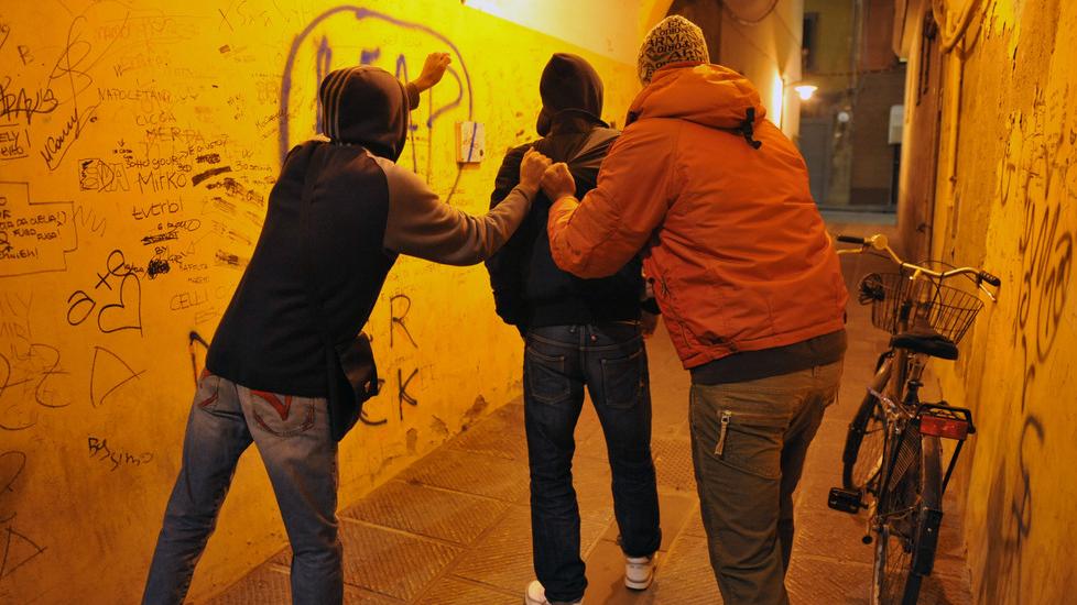 Mirandola. Preso a mazzate per la droga scadente