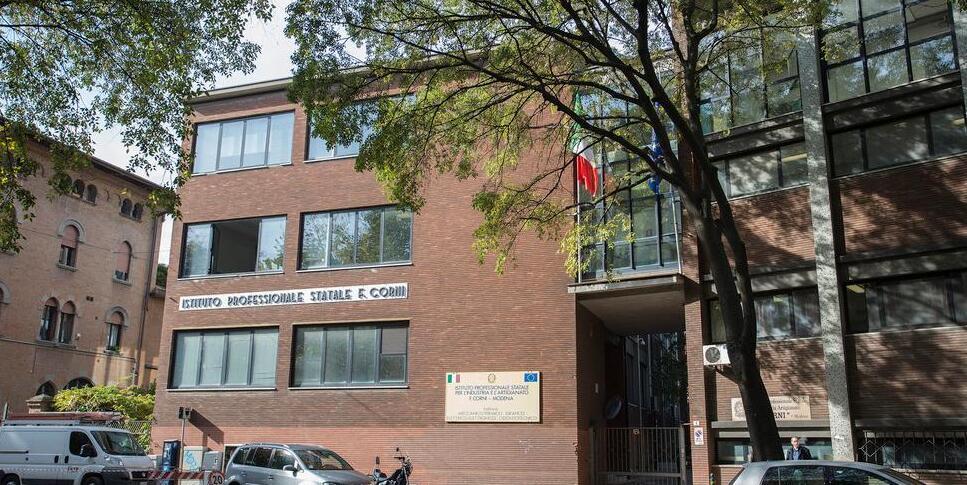 I prof. dell’Ipsia Corni con il collega «Speriamo rientri a scuola sereno» 