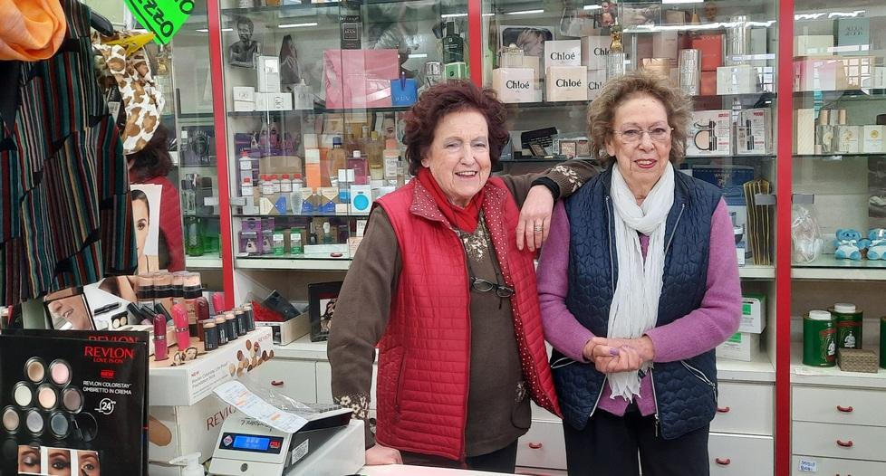 Prato, giù il bandone dopo 50 anni: addio alla storica profumeria