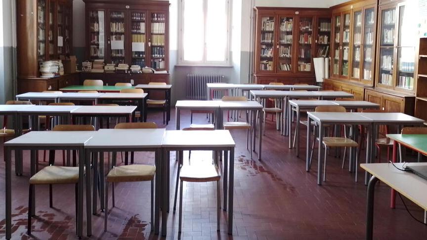 Livorno, riscaldamenti rotti al Classico: trecento studenti mandati a casa