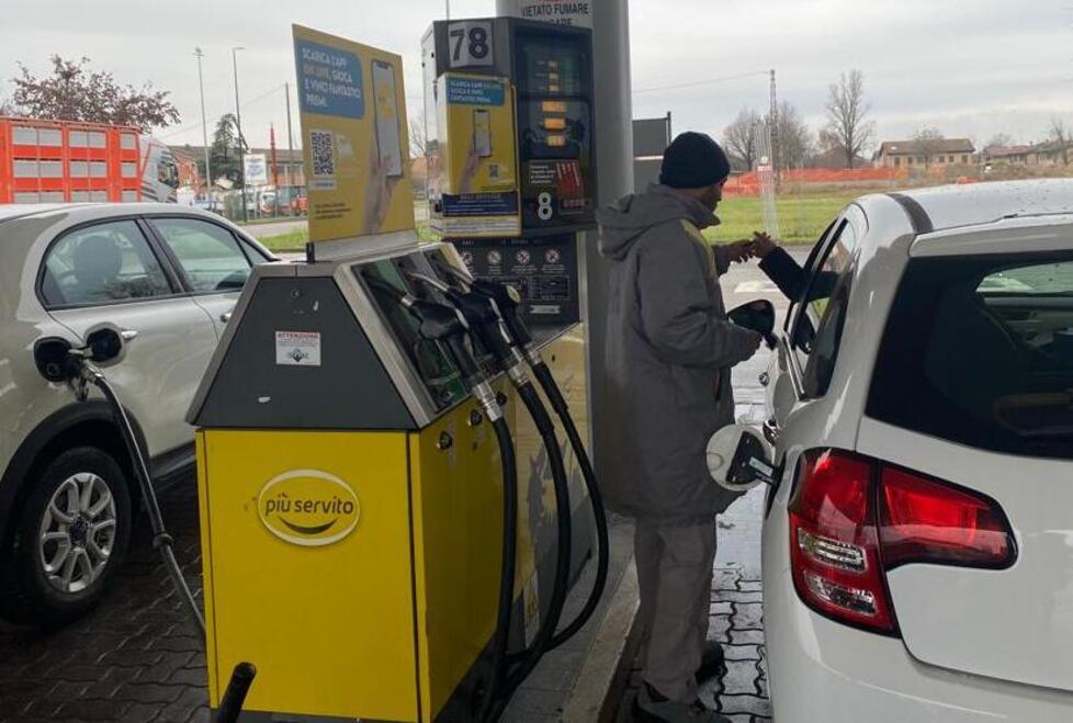 I benzinai: «Sciopero giusto». Ma molti resteranno aperti