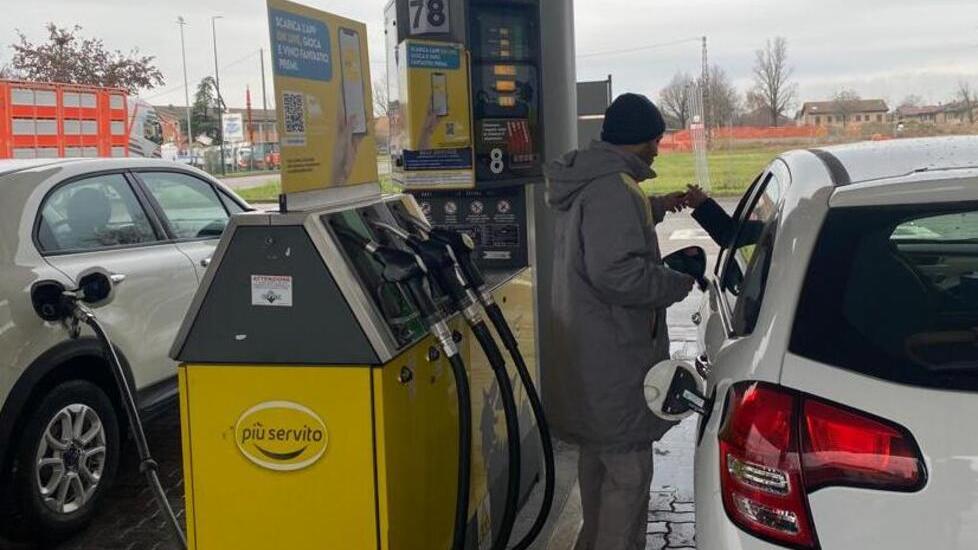 I benzinai: «Sciopero giusto». Ma molti resteranno aperti