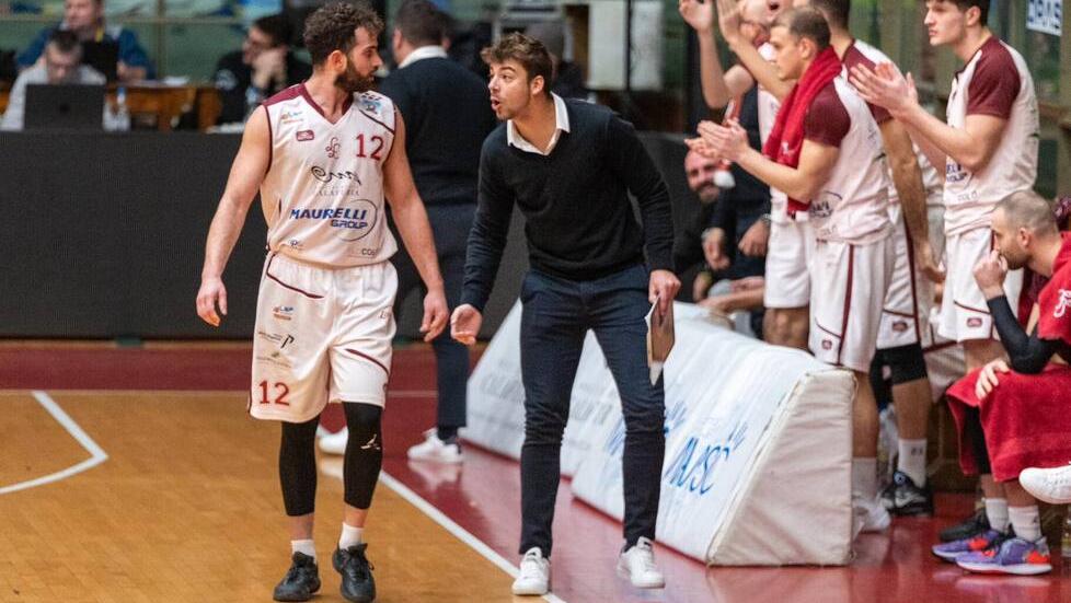 Bonaccorsi in panchina a colloquio con Ricci (foto Filippo Dal Monte)