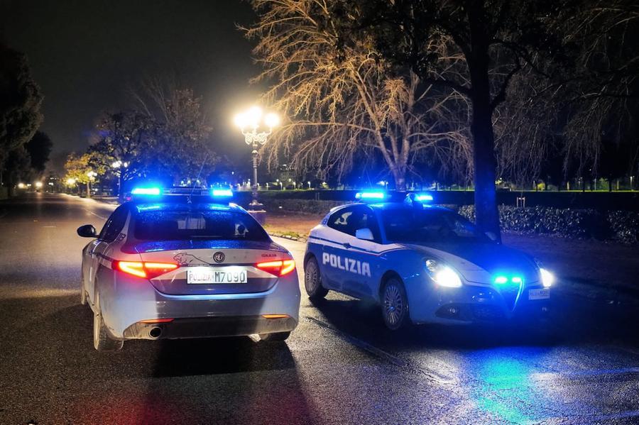 Firenze, polizia in azione tra le Cascine e piazza Leopoldo: 300 identificati e un etto di droga sequestrato