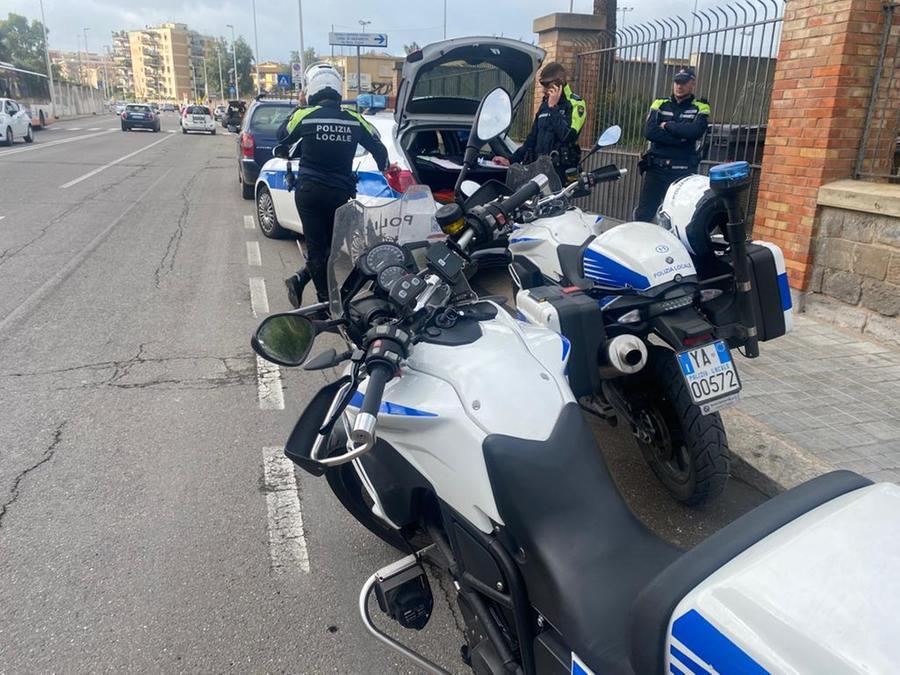 Alla guida senza patente su un’auto confiscata, denunciato un 37enne del Cagliaritano