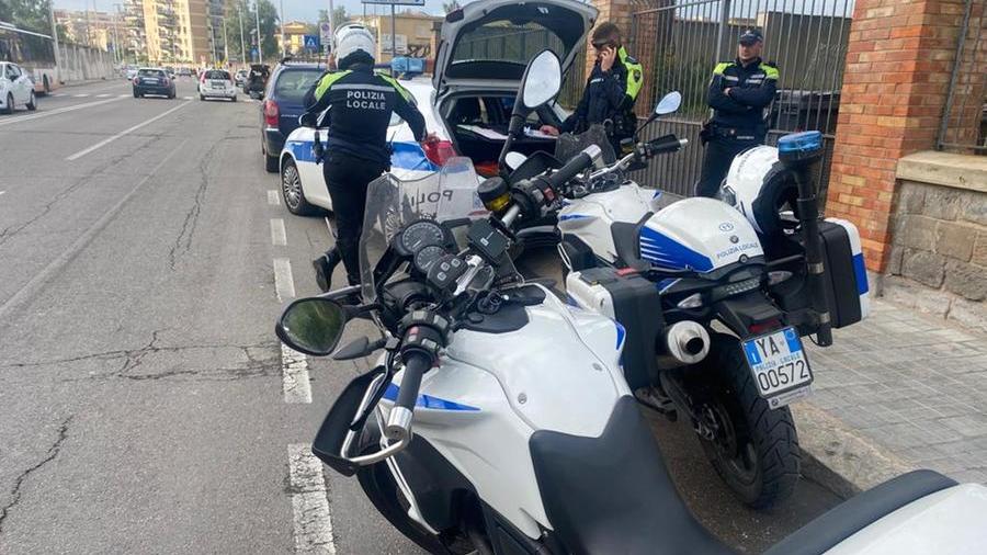 Alla guida senza patente su un’auto confiscata, denunciato un 37enne del Cagliaritano