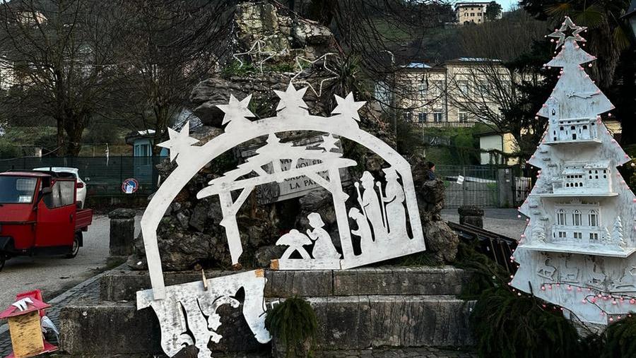 Valdottavo, trovati i responsabili del vandalismo al presepe: sono tre ventenni