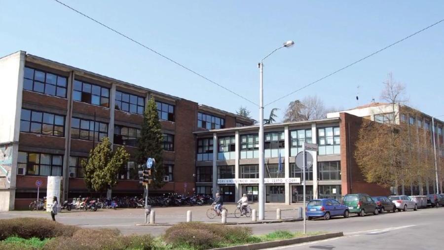 Modena. “Corni” Una convivenza sempre più difficile tra due scuole che portano lo stesso nome