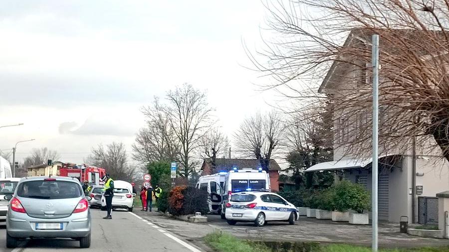 Modena. Nuova Estense: tamponamento a cinque lungo l’Estense Sulla Nazionale per Carpi i feriti sono tre